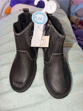 Place Black Chelsea Toddler Boots with White Stitching